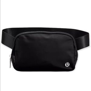 Lululemon Everywhere Belt Bag